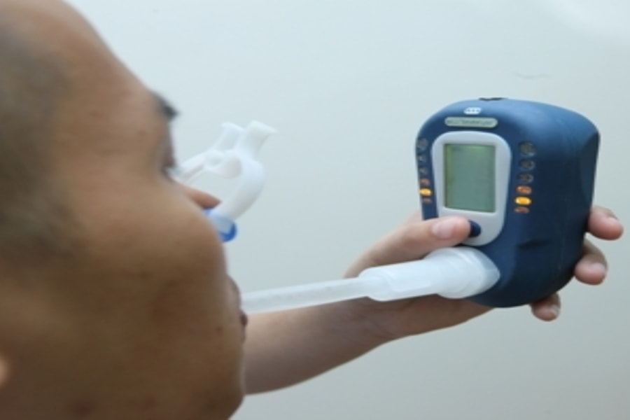 Máy cai thuốc lá