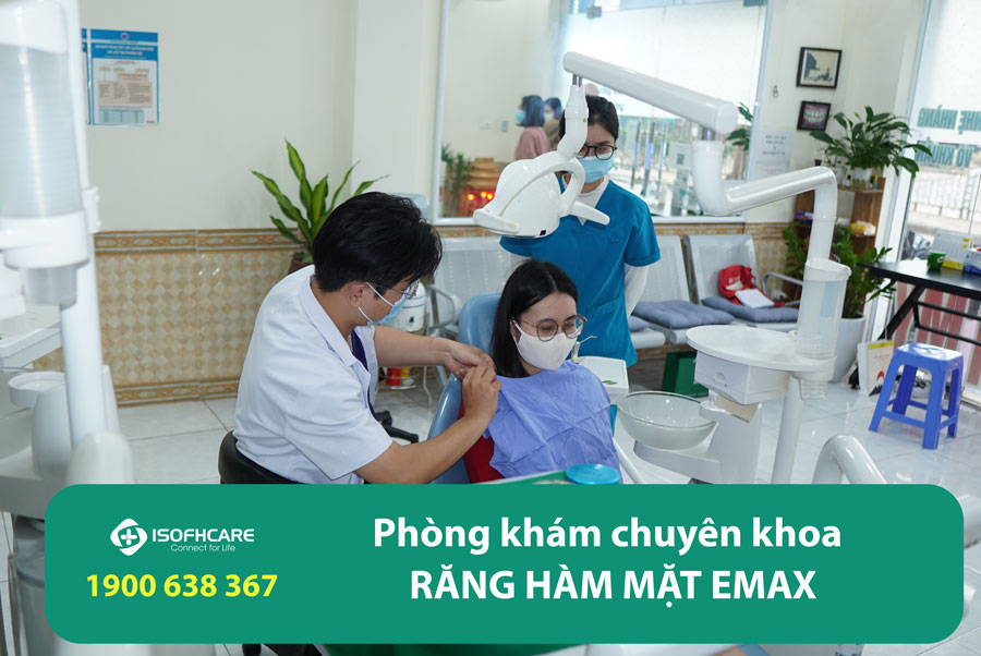 Bác sĩ chuyên khoa răng hàm mặt tại phòng khám chuyên khoa Răng hàm mặt EMAX