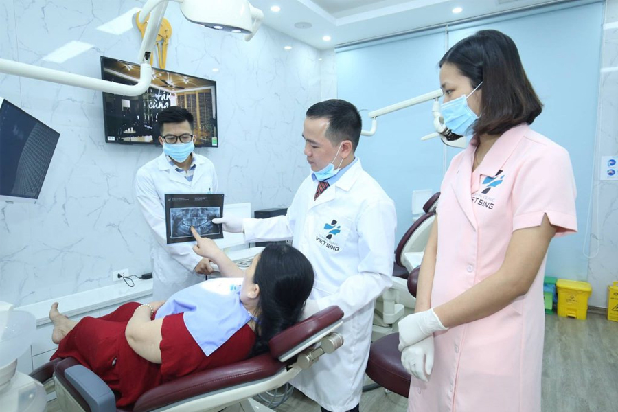 Khám răng tại phòng khám Vietsing