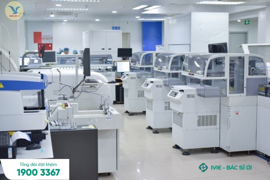 Phòng Xét nghiệm tại MEDLATEC trang bị nhiều máy móc thiết bị với công suất lớn 