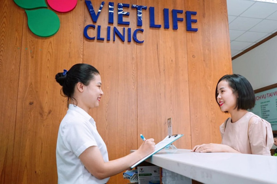 Vietlife Clinic có đội ngũ nhân viên điều dưỡng, lễ tân thân thiện, chu đáo luôn sẵn sàng hỗ trợ khách thăm khám