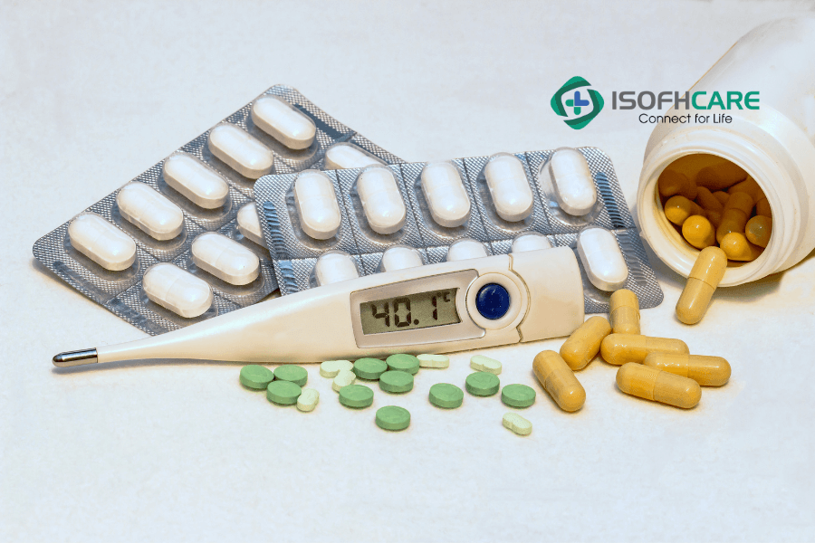 Có biểu hiện giống cảm lạnh: sốt cao, đau đầu, đau nhức các khớp…