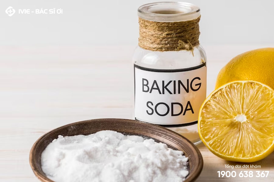 Baking soda là một trong những phương pháp tự nhiên để loại bỏ đốm nâu trên da tay