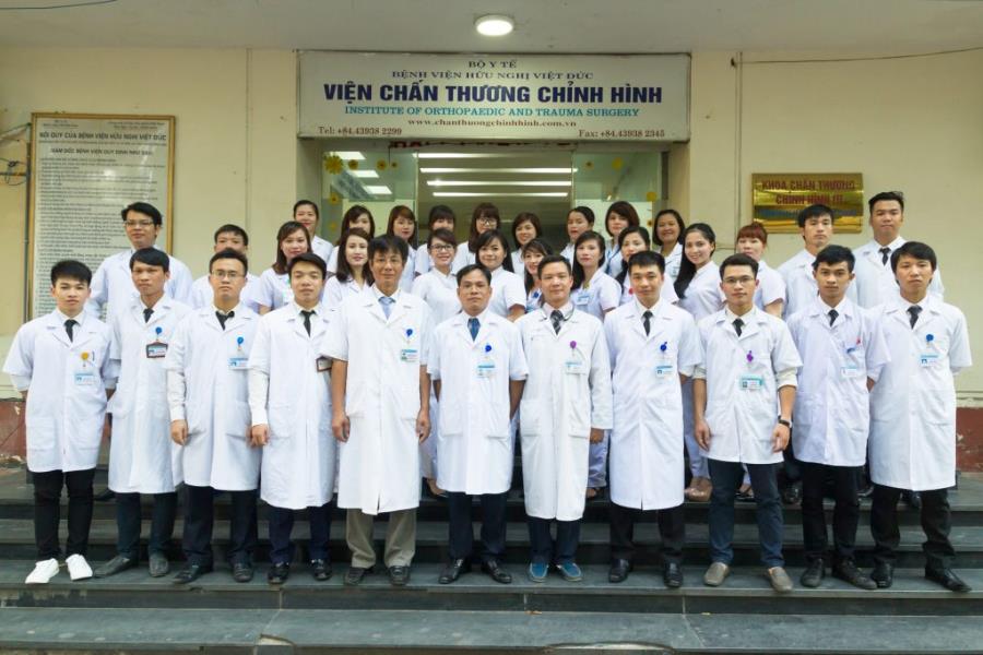 Bác sĩ Khoa Phẫu thuật Chấn thương Chung Bệnh viện Hữu Nghị Việt Đức