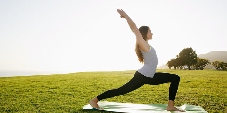 Thoái hóa khớp gối có nên tập yoga? Những bài tập tốt cho...