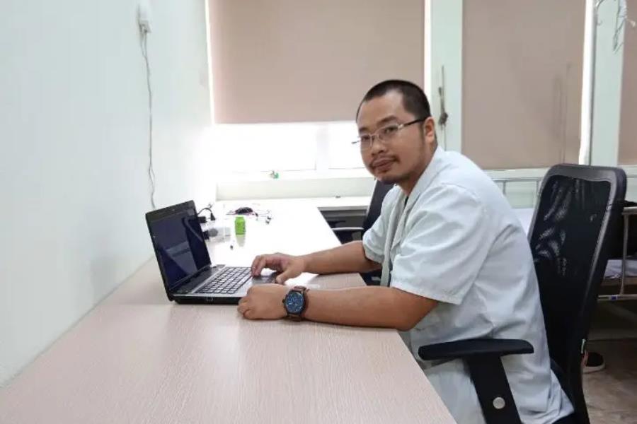 Bác sĩ Nguyễn Đình Hiếu đã có một quá trình công tác đáng chú ý trong lĩnh vực y học