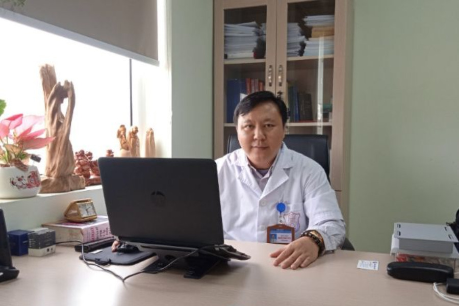 Bác sĩ Nguyễn Trung Tuyến - Trưởng khoa Phẫu thuật chỉnh hình và Y học thể thao tại Bệnh viện E