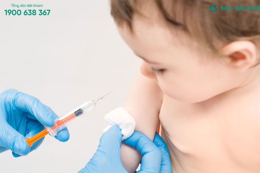 Tiêm phòng vaccine đầy đủ, đặc biệt là vaccine phòng cúm và phế cầu để hạn chế tác nhân thường gặp gây viêm tai giữa