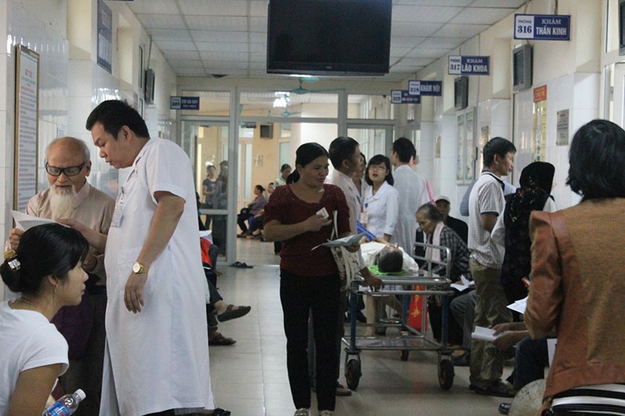 Hình ảnh các bệnh nhân đi khám tại Bệnh viện E