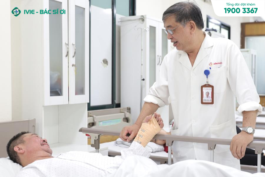 Bác sĩ Trần Ngọc  Ân là bác sĩ chữa cột sống giỏi tại Bệnh viện Đa khoa Hồng Phát