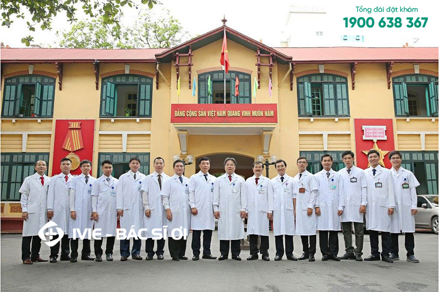 Đội ngũ y bác sĩ tại bệnh viện Hữu Nghị Việt Đức