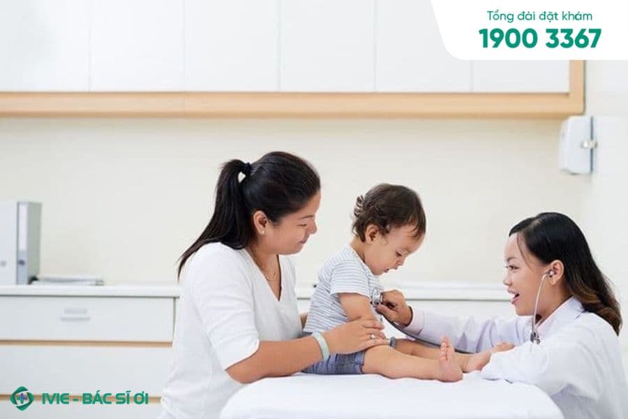 Các biểu hiện trẻ sốt cao nguy hiểm cần đến bệnh viện