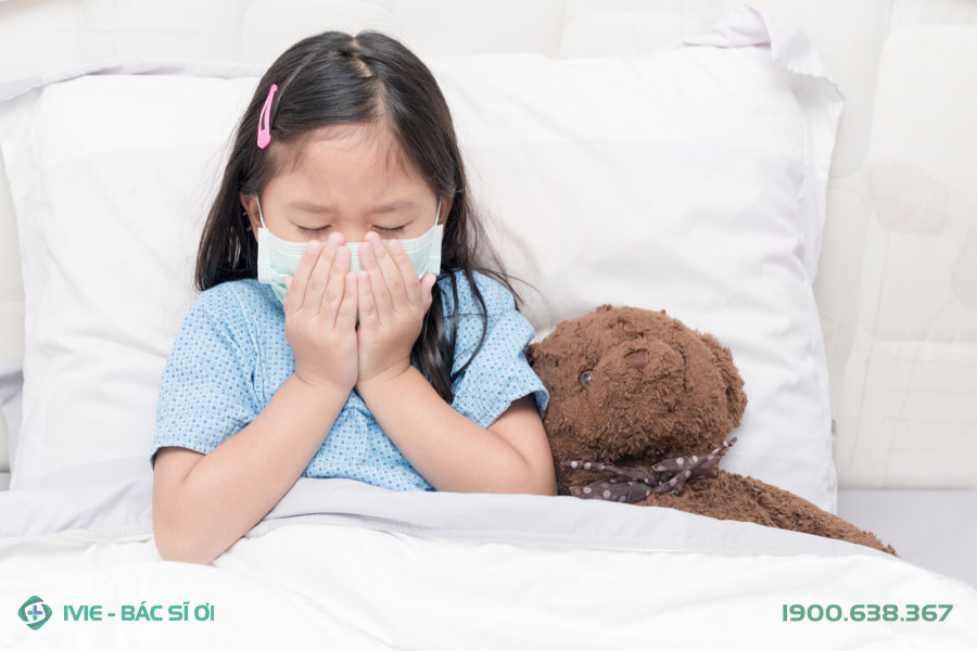 đau rát họng là một trong những dấu hiệu trẻ bị viêm mũi họng