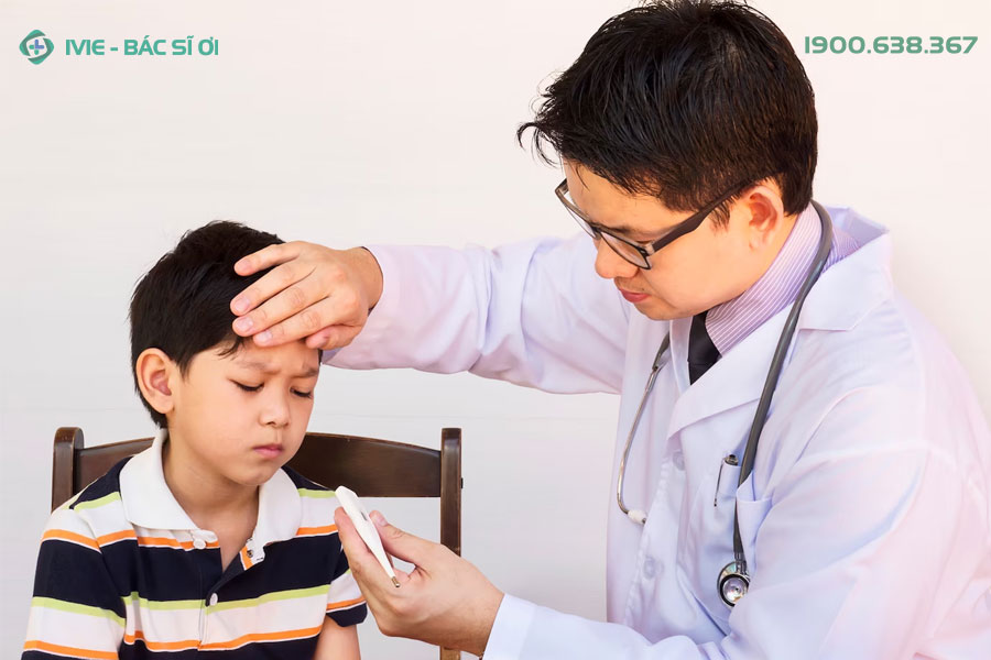 Lưu ý 4 dấu hiệu trẻ bị viêm mũi họng cha mẹ cần đưa trẻ đi khám bác sĩ