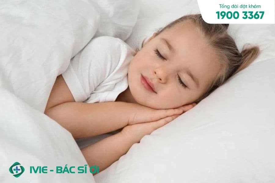 Thay đổi tư thế ngủ giúp trẻ dễ thở hơn