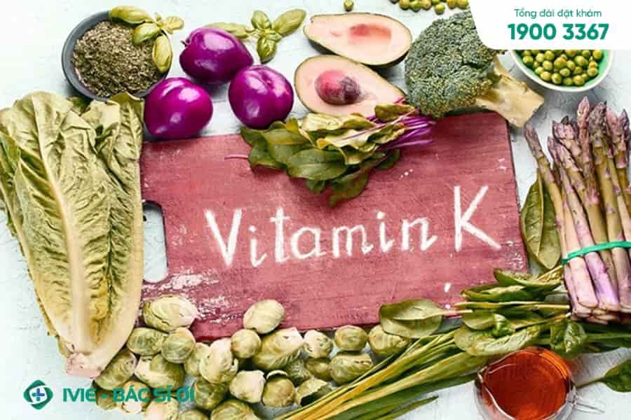 Cha mẹ nên bổ sung đầy đủ dưỡng chất và vitamin K cho bé