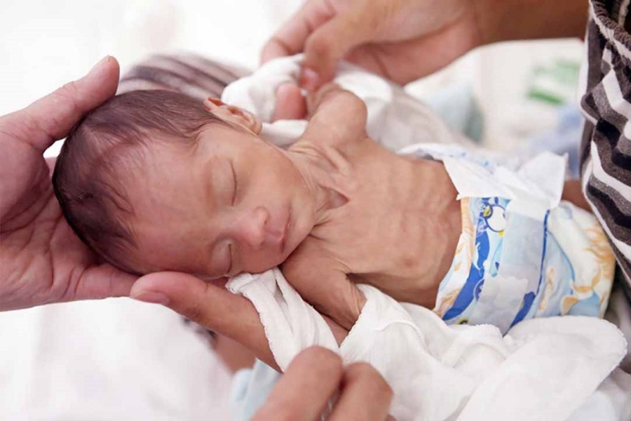 Trẻ sinh non và ăn dặm sớm