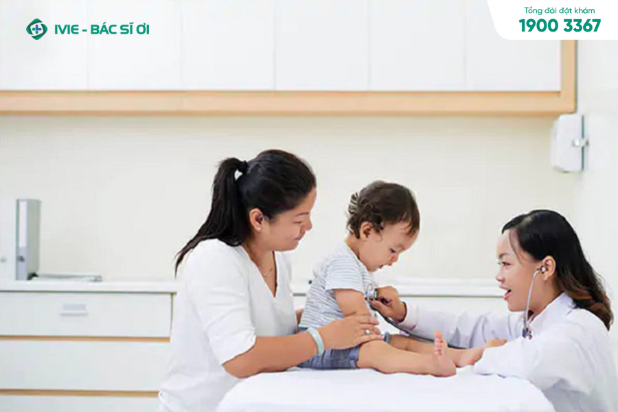 Cần đưa bé tới khám bác sĩ khi thấy những dấu hiệu bất thường