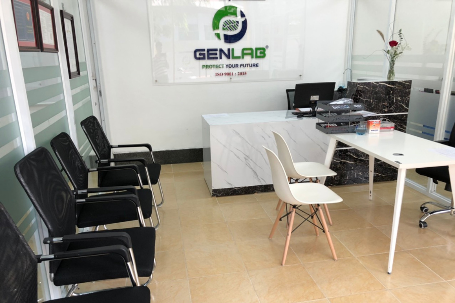 Khu vực đón tiếp và tư vấn khách hàng tại Trung tâm Genlab