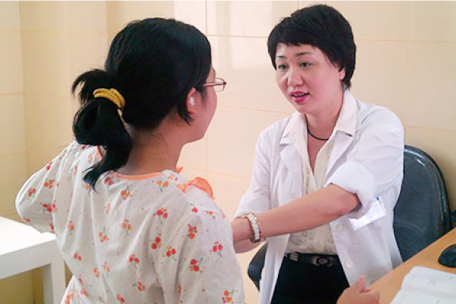 TS. Bác sĩ Nguyễn Diệu Linh chuyên điều trị về Ung thư vú và Phụ khoa