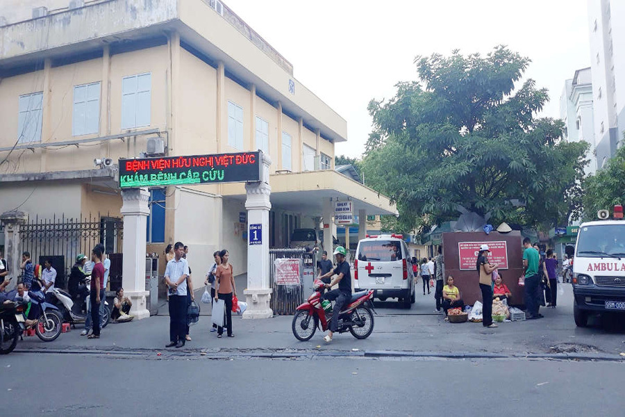 Hình ảnh lối vào của Bệnh viện Việt Đức