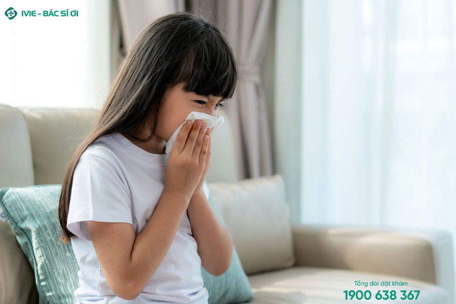 Viêm xoang có thể là một nguyên nhân khiến trẻ bị ngạt mũi về đêm