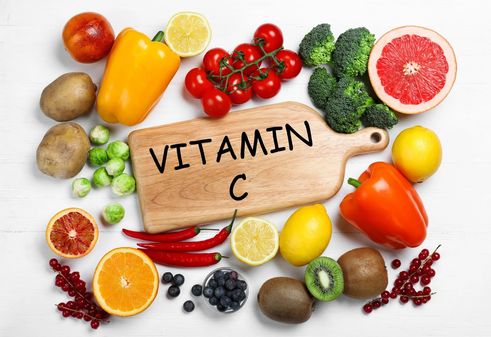 Ăn các loại rau quả chứa nhiều vitamin C giúp hạn chế hiện tượng da mẩn đỏ ngứa