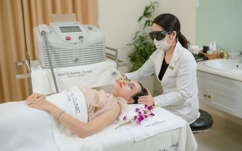 Nhiều khách hàng từng trải nghiệm tại Rohto Aohal đã đánh giá tích cực về phòng khám