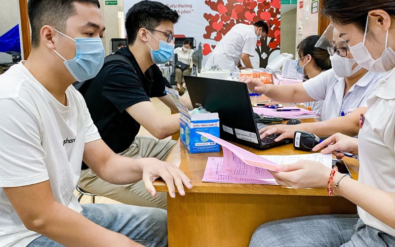 Bạn nên chuẩn bị giấy tờ và thông tin cần thiết để làm thủ tục nhanh hơn