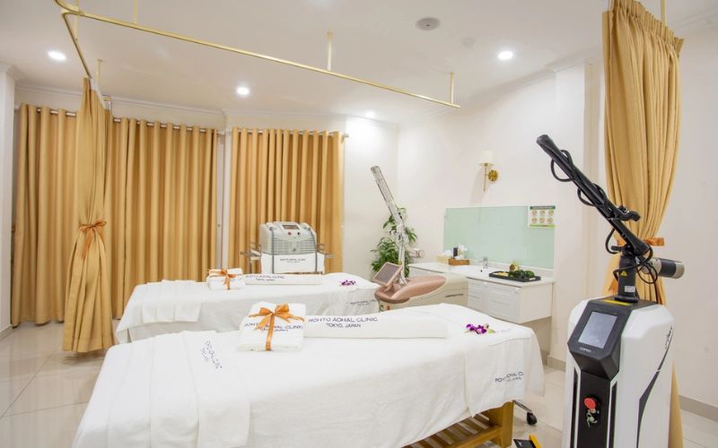 Phòng khám Rohto Aohal cung cấp đa dạng dịch vụ chăm sóc da