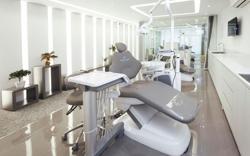 Bright Dental cung cấp đa dạng dịch vụ chăm sóc và điều trị răng miệng