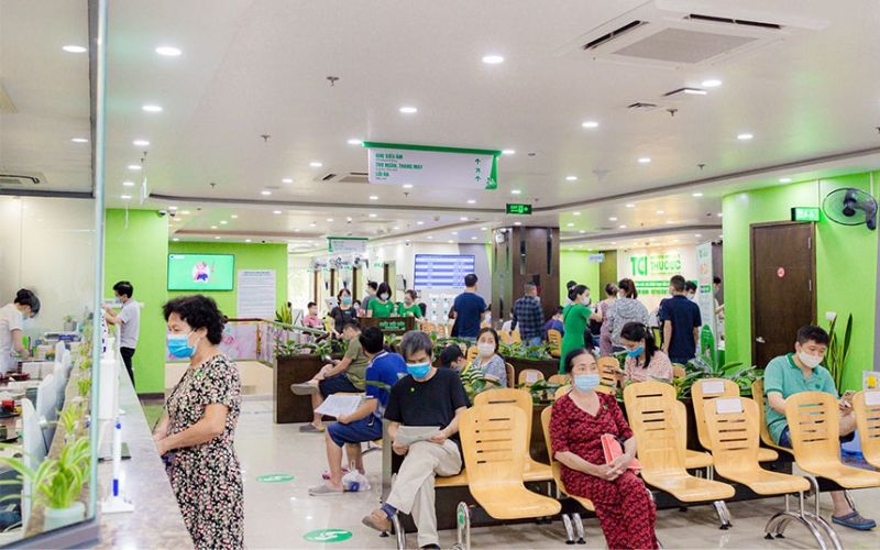 Người bệnh nên mang đầy đủ giấy tờ tùy thân khi đi thăm khám 