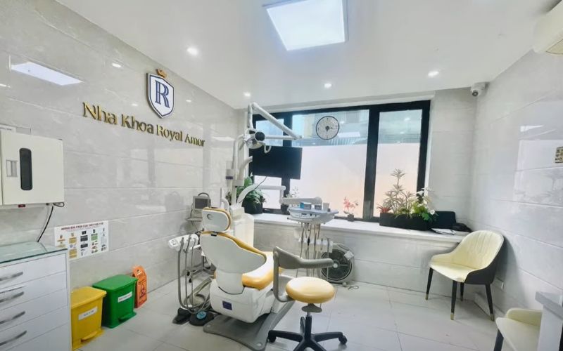 Royal Amor phát triển nhiều dịch vụ nha khoa tổng quát và thẩm mỹ