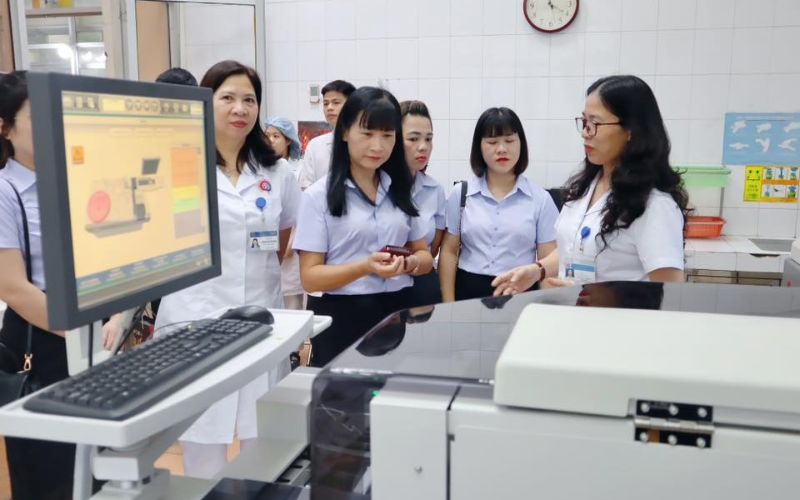 Bệnh viện Y học Cổ truyền Hà Nội hiện phát triển nhiều chuyên khoa kết hợp giữa Đông y và Tây y