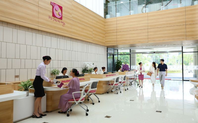 Người bệnh nên đặt lịch khám trước để hạn chế thời gian chờ đợi