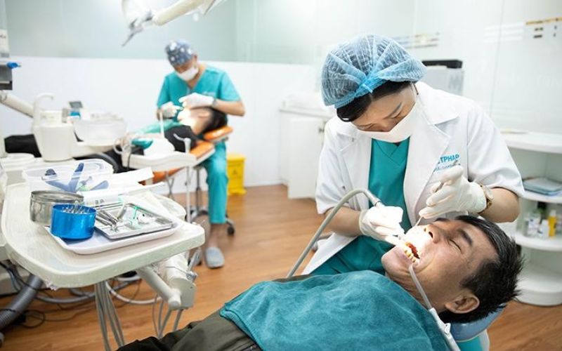 Nha khoa Việt Pháp cung cấp dịch vụ từ nha khoa tổng quát đến nha khoa thẩm mỹ
