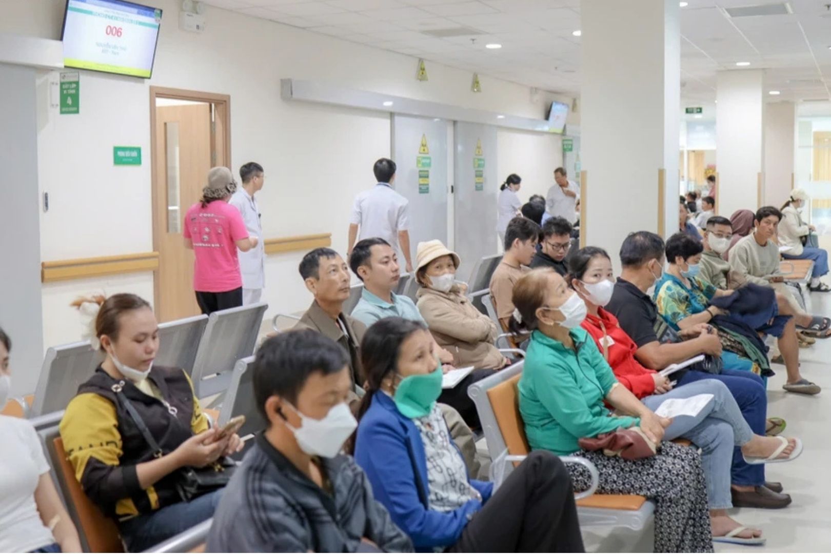 Người bệnh có thể sử dụng BHYT khi thăm khám tại bệnh viện Quân y 175