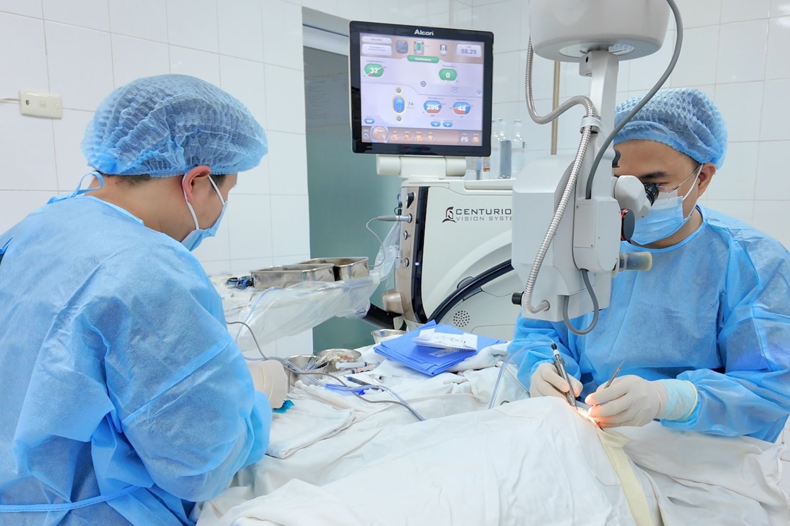 Bác sĩ chuyên khoa và đội ngũ quản lý chuyên môn giàu kinh nghiệm