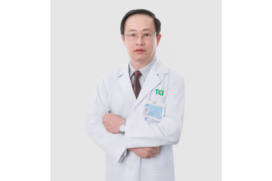Thầy thuốc Ưu tú, BSCK I Dương Văn Tiến