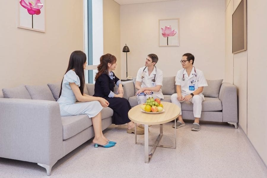 Không gian khám chữa bệnh hiện đại tại Bệnh viện Việt Pháp