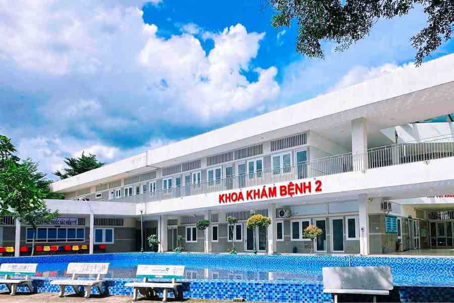 Hiện bệnh viện chưa công khai giá khám tổng quát, do đó bạn nên liên hệ trực tiếp tới số hotline để được tư vấn chi tiết nhất