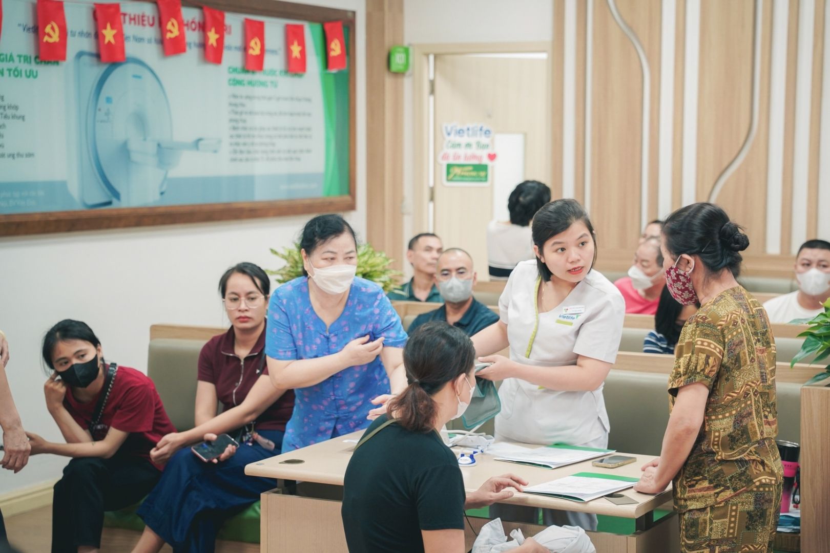 Phòng khám Đa khoa Vietlife có hỗ trợ khám BHYT