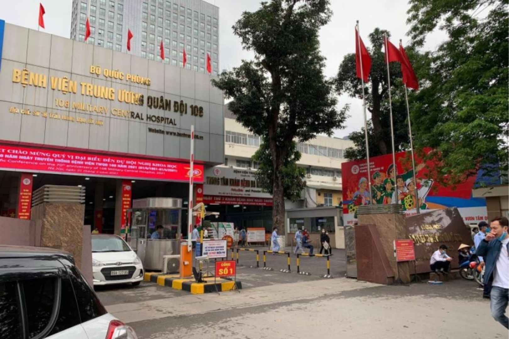 Bệnh viện Trung ương Quân đội 108 nằm ở vị trí dễ tiếp cận