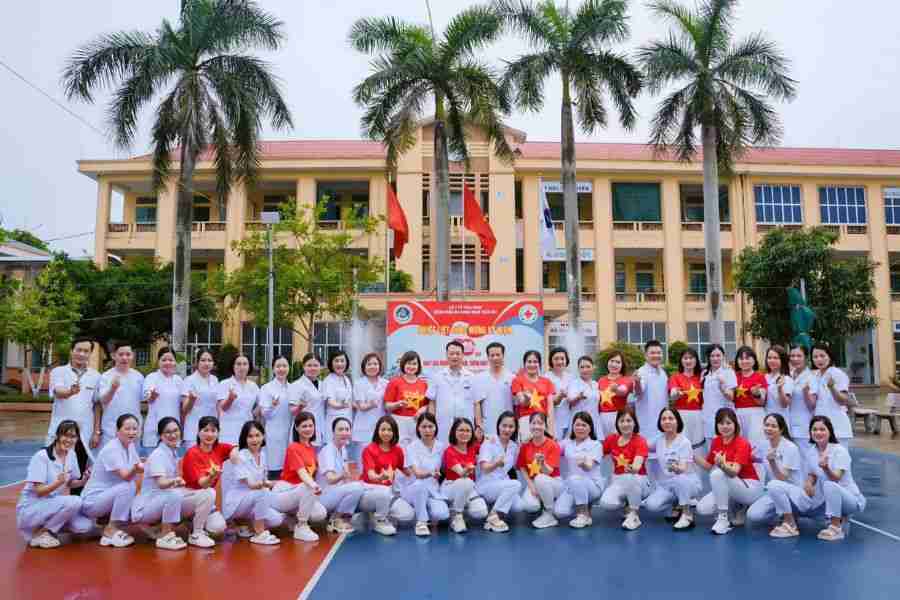 Bệnh viện Đa khoa Nam Tiền Hải quy tụ nhiều bác sĩ chuyên môn cao ở nhiều lĩnh vực khác nhau