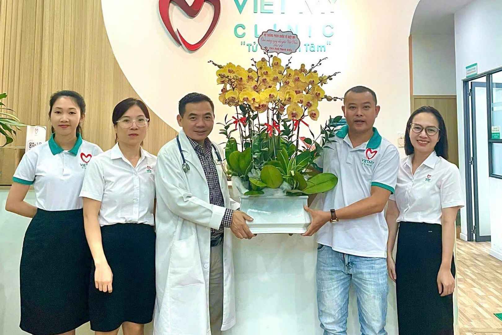 Đội ngũ bác sĩ chuyên môn tại phòng khám Việt Mỹ