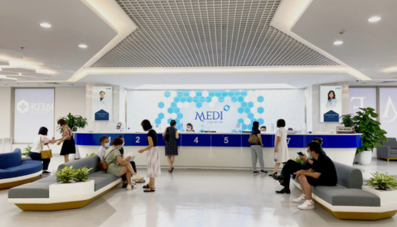 Tổ hợp Y tế Mediplus, một cơ sở y tế hiện đại với thiết kế mở và cây xanh