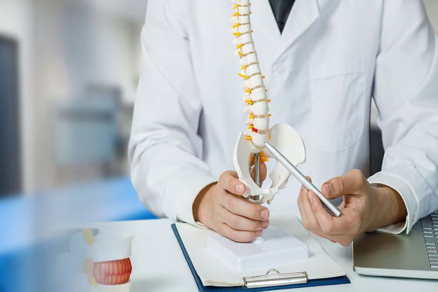 Chi phí phẫu thuật cột sống có thể thay đổi tùy phương pháp điều trị và cơ sở y tế