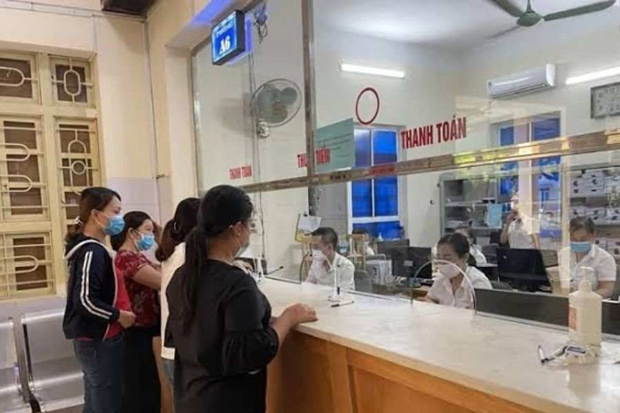 Bệnh viện Đa khoa Cẩm Thuỷ hiện có tiếp nhận khám chữa bệnh trái tuyến và ngoại tuyến cho người tham gia BHYT