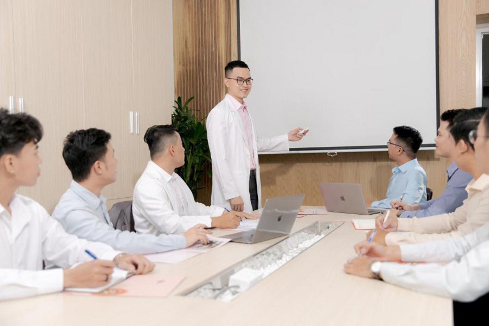 Đội ngũ Glink Hà Nội hướng đến sự chuyên nghiệp và tận tâm trong chăm sóc sức khỏe