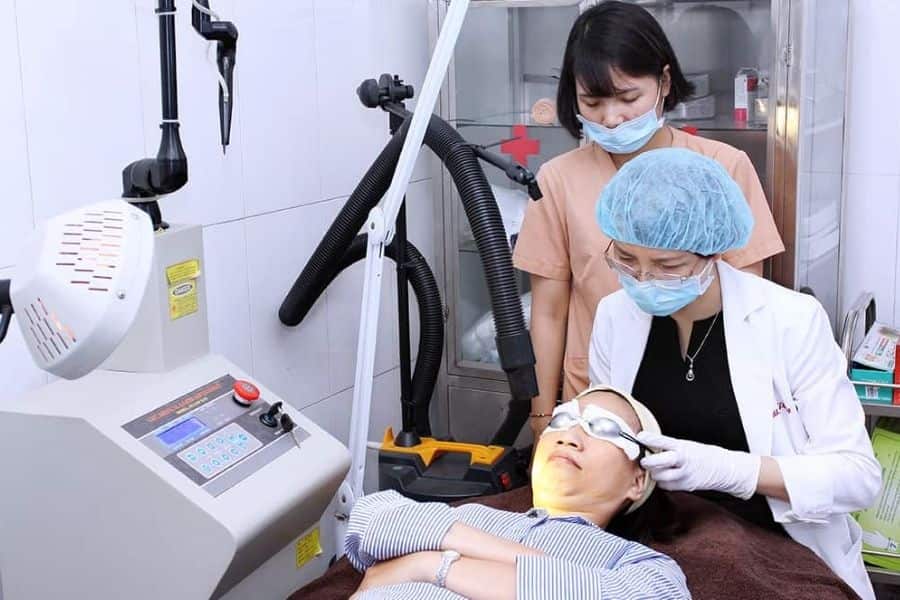 Dịch vụ thẩm mỹ trong khám da liễu không thuộc phạm vi chi trả của BHYT 